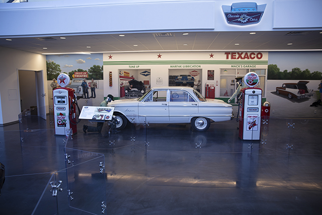 Woody's Classic Cars & Baseball Museum